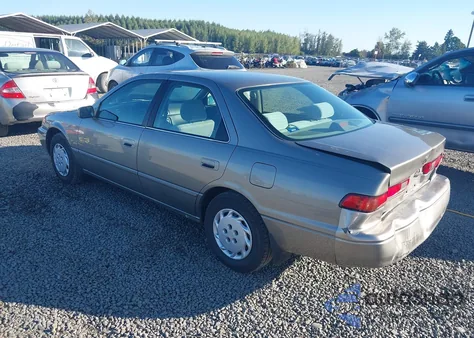 1998 Toyota Camry Le z USA, uszkodzony, nr VIN JT2BG22K1W0248645